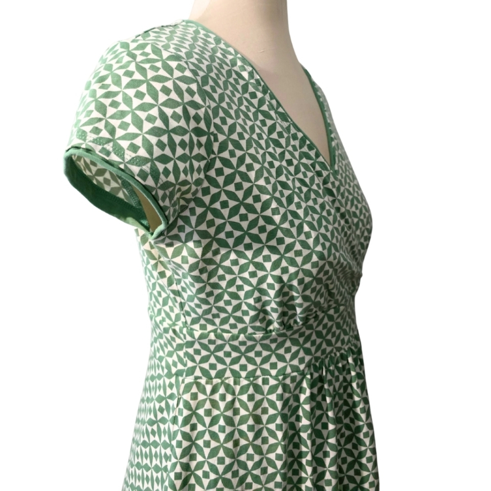 Boden Lola Jersey Knit Faux Wrap Dress Geo Pinwheel Print Green V-Neck Size 4 - Picture 4 of 5